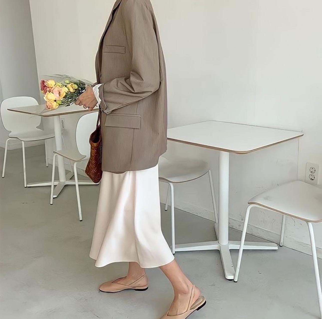 دامن ساتن سفید - Image 3