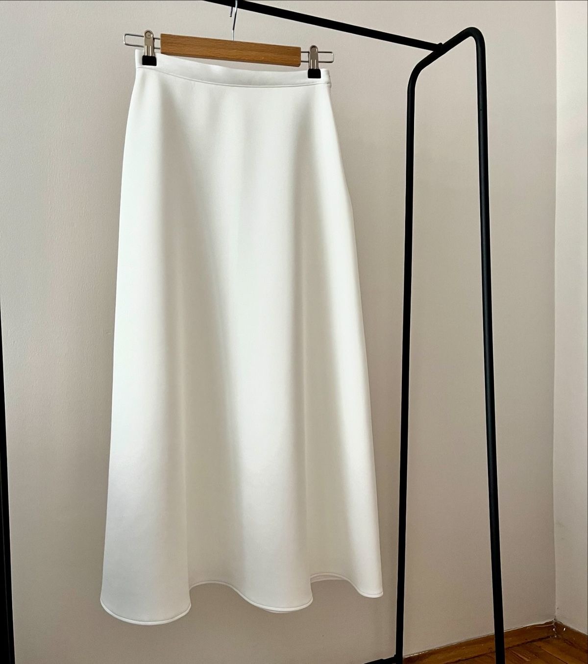 دامن ساتن سفید - Image 2